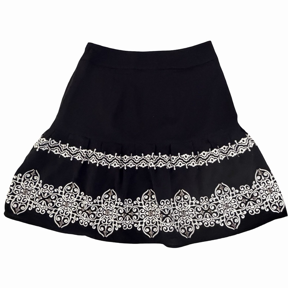 White House Black Market Embroidered Embellished Skirt Sz 00 Black Preppy Beaded